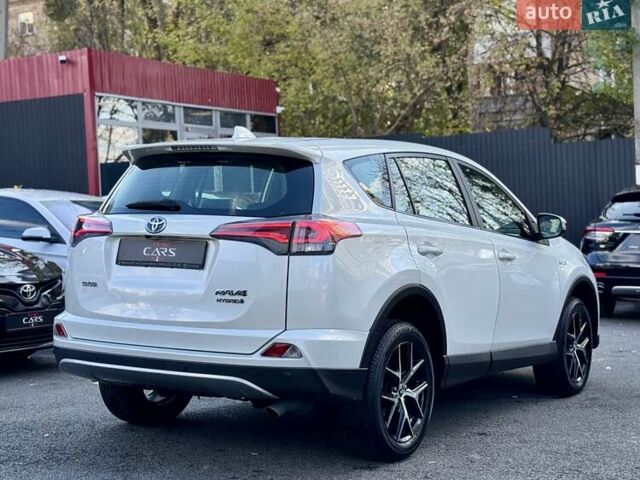 Тойота РАВ 4 2016 в Киеве на Automoto.ua Белый Тойота РАВ 4, объемом двигателя 2.5 л и пробегом 165 тыс. км за 22200 $, фото 2 на Automoto.ua