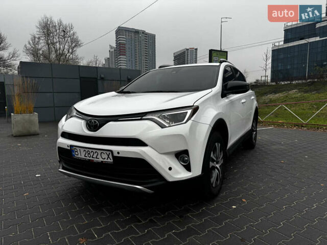 Білий Тойота РАВ 4, об'ємом двигуна 2.49 л та пробігом 173 тис. км за 16100 $, фото 4 на Automoto.ua