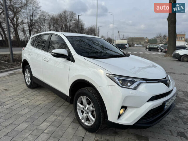 Белый Тойота РАВ 4, объемом двигателя 2 л и пробегом 117 тыс. км за 18900 $, фото 19 на Automoto.ua