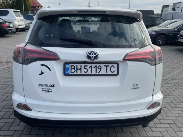 Белый Тойота РАВ 4, объемом двигателя 2.5 л и пробегом 150 тыс. км за 15000 $, фото 3 на Automoto.ua