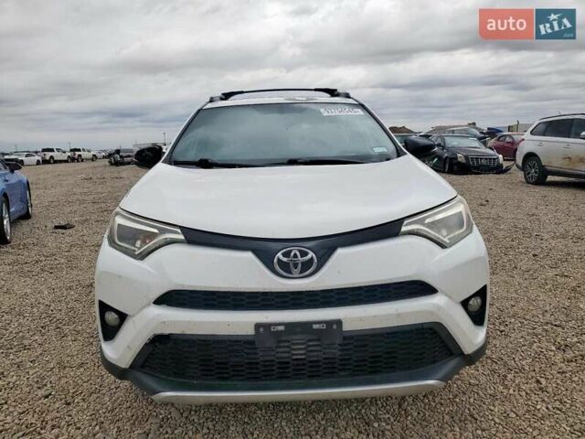 Белый Тойота РАВ 4, объемом двигателя 2.49 л и пробегом 175 тыс. км за 5300 $, фото 4 на Automoto.ua