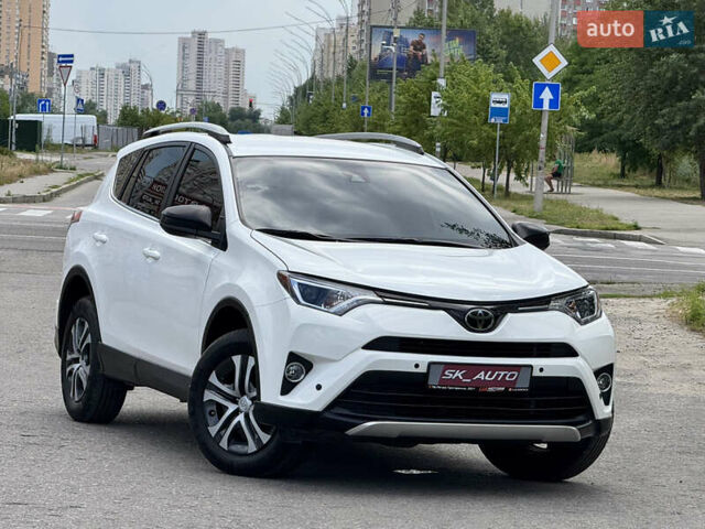 Тойота РАВ 4 2016 у Києві на Automoto.ua Білий Тойота РАВ 4, об'ємом двигуна 2.49 л та пробігом 173 тис. км за 17200 $, фото 71 на Automoto.ua