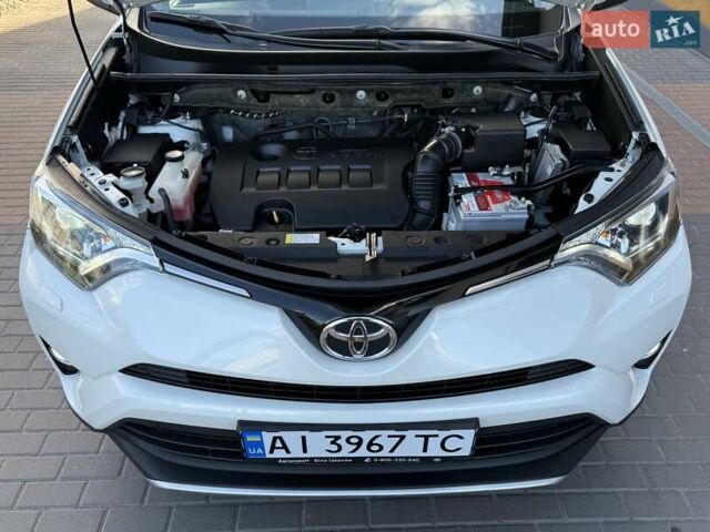 Тойота РАВ 4 2016 в Белой Церкве на Automoto.ua Белый Тойота РАВ 4, объемом двигателя 1.99 л и пробегом 110 тыс. км за 22500 $, фото 65 на Automoto.ua