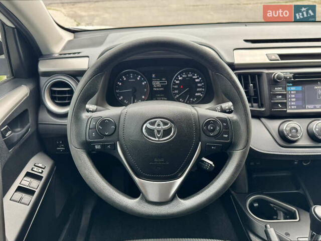Тойота РАВ 4 2016 у Києві на Automoto.ua Білий Тойота РАВ 4, об'ємом двигуна 2.49 л та пробігом 173 тис. км за 17200 $, фото 40 на Automoto.ua
