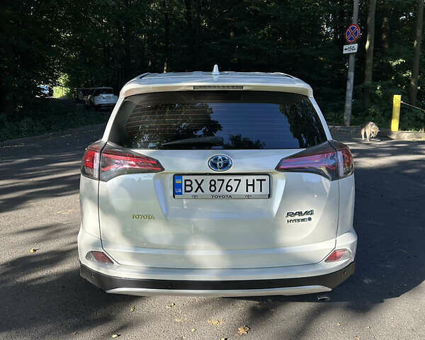 Белый Тойота РАВ 4, объемом двигателя 2.5 л и пробегом 147 тыс. км за 20399 $, фото 5 на Automoto.ua