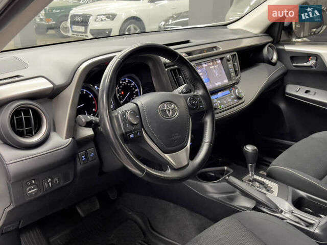 Білий Тойота РАВ 4, об'ємом двигуна 2.49 л та пробігом 92 тис. км за 18990 $, фото 8 на Automoto.ua