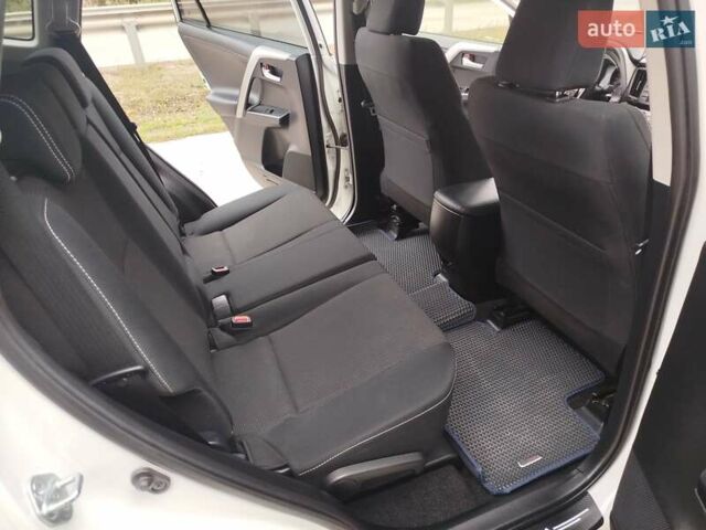 Білий Тойота РАВ 4, об'ємом двигуна 1.99 л та пробігом 194 тис. км за 18500 $, фото 16 на Automoto.ua