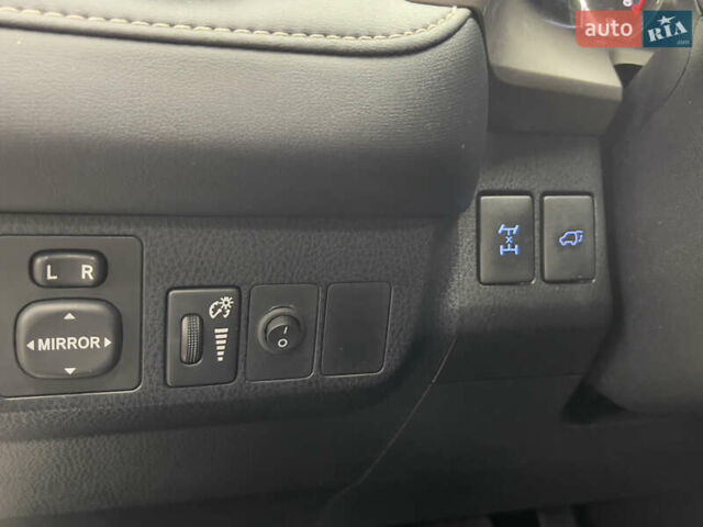 Білий Тойота РАВ 4, об'ємом двигуна 2.49 л та пробігом 92 тис. км за 18990 $, фото 10 на Automoto.ua