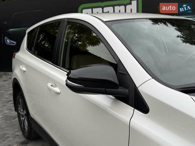 Белый Тойота РАВ 4, объемом двигателя 1.99 л и пробегом 115 тыс. км за 21990 $, фото 41 на Automoto.ua