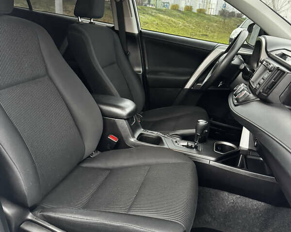 Білий Тойота РАВ 4, об'ємом двигуна 2.49 л та пробігом 173 тис. км за 16100 $, фото 32 на Automoto.ua