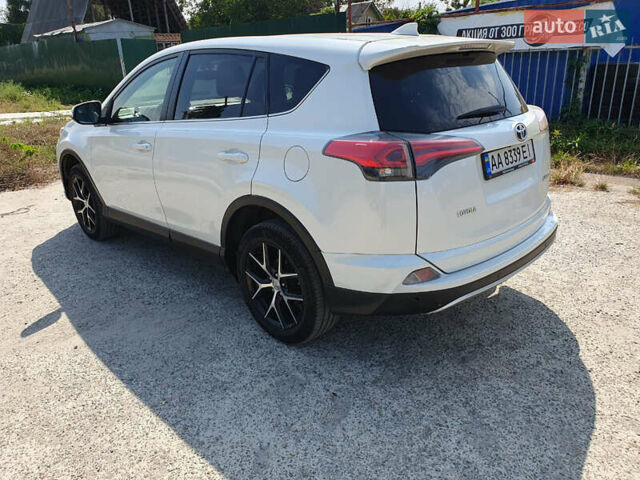 Білий Тойота РАВ 4, об'ємом двигуна 2 л та пробігом 157 тис. км за 22000 $, фото 3 на Automoto.ua