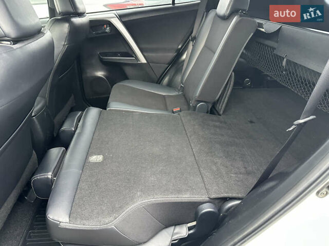 Белый Тойота РАВ 4, объемом двигателя 2.2 л и пробегом 190 тыс. км за 20600 $, фото 17 на Automoto.ua