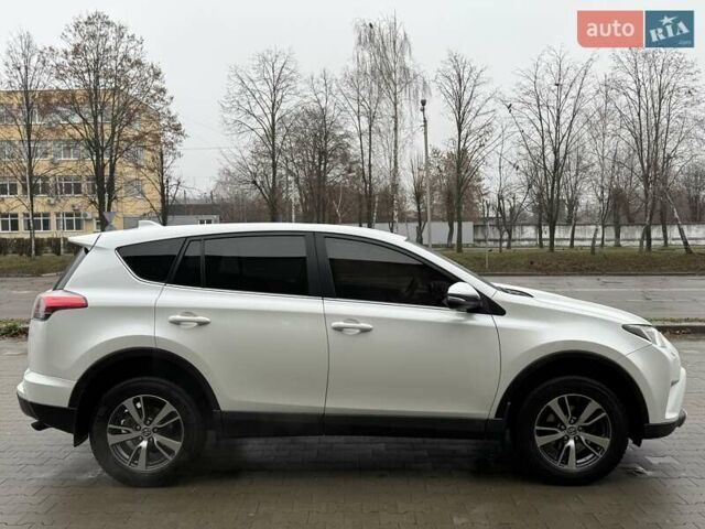 Белый Тойота РАВ 4, объемом двигателя 1.99 л и пробегом 110 тыс. км за 19999 $, фото 7 на Automoto.ua