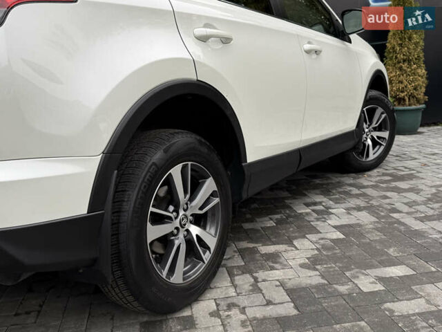 Белый Тойота РАВ 4, объемом двигателя 1.99 л и пробегом 115 тыс. км за 21990 $, фото 53 на Automoto.ua