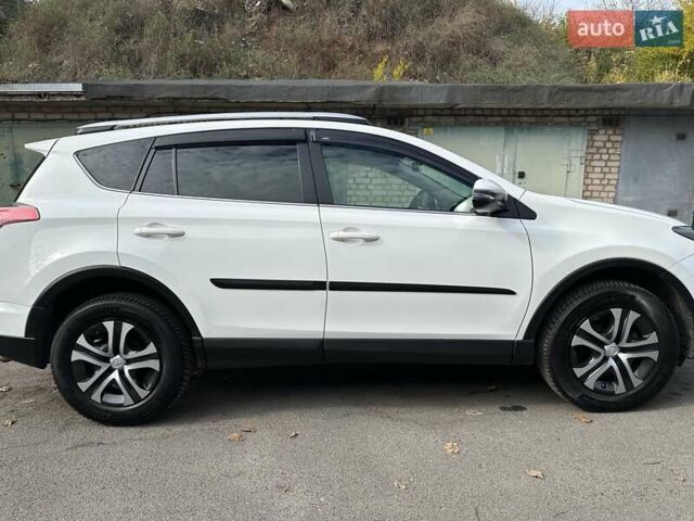 Білий Тойота РАВ 4, об'ємом двигуна 1.99 л та пробігом 149 тис. км за 19500 $, фото 1 на Automoto.ua