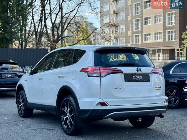 Тойота РАВ 4 2016 в Киеве на Automoto.ua Белый Тойота РАВ 4, объемом двигателя 2.5 л и пробегом 165 тыс. км за 22200 $, фото 10 на Automoto.ua