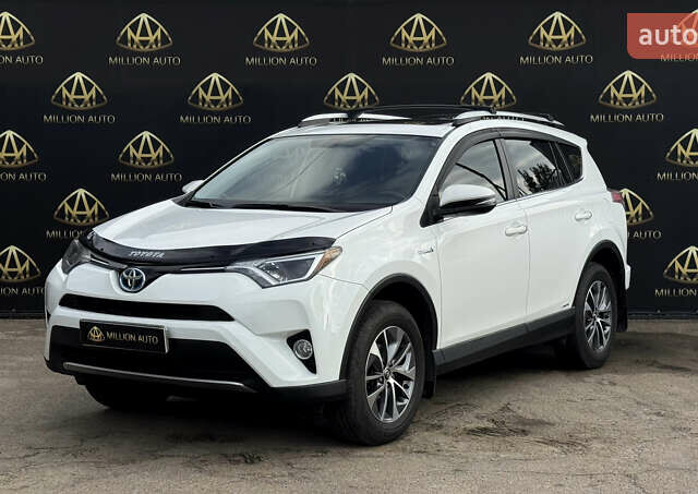 Белый Тойота РАВ 4, объемом двигателя 2.49 л и пробегом 114 тыс. км за 21999 $, фото 2 на Automoto.ua