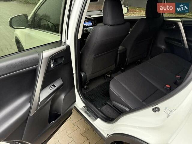 Белый Тойота РАВ 4, объемом двигателя 1.99 л и пробегом 110 тыс. км за 20900 $, фото 38 на Automoto.ua