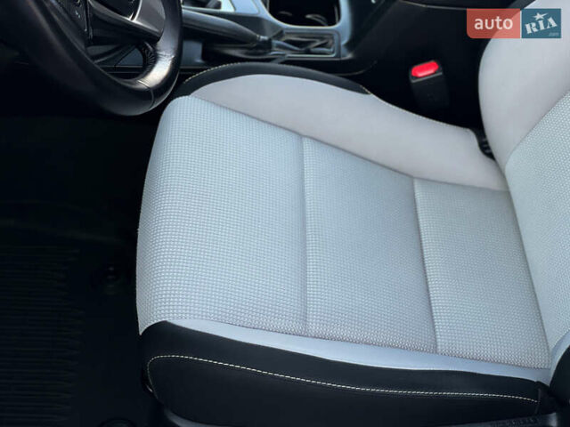 Тойота РАВ 4 2016 в Одессе на Automoto.ua Белый Тойота РАВ 4, объемом двигателя 2.49 л и пробегом 45 тыс. км за 21600 $, фото 36 на Automoto.ua