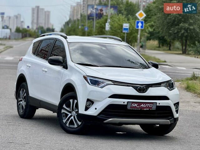 Тойота РАВ 4 2016 у Києві на Automoto.ua Білий Тойота РАВ 4, об'ємом двигуна 2.49 л та пробігом 173 тис. км за 17200 $, фото 70 на Automoto.ua