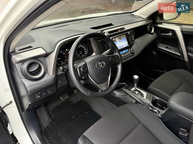 Белый Тойота РАВ 4, объемом двигателя 1.99 л и пробегом 110 тыс. км за 20900 $, фото 26 на Automoto.ua