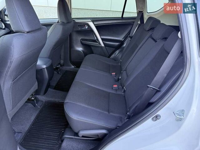 Белый Тойота РАВ 4, объемом двигателя 1.99 л и пробегом 110 тыс. км за 19999 $, фото 34 на Automoto.ua