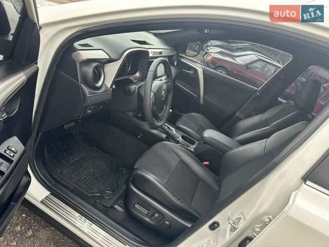 Белый Тойота РАВ 4, объемом двигателя 2.49 л и пробегом 72 тыс. км за 22900 $, фото 15 на Automoto.ua