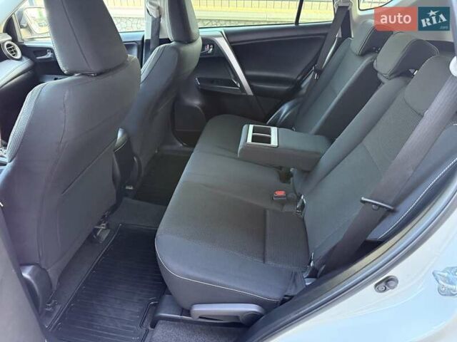 Тойота РАВ 4 2016 в Белой Церкве на Automoto.ua Белый Тойота РАВ 4, объемом двигателя 1.99 л и пробегом 110 тыс. км за 22500 $, фото 42 на Automoto.ua