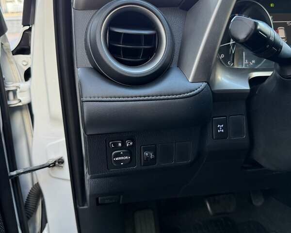 Тойота РАВ 4 2016 в Белой Церкве на Automoto.ua Белый Тойота РАВ 4, объемом двигателя 1.99 л и пробегом 110 тыс. км за 22500 $, фото 38 на Automoto.ua