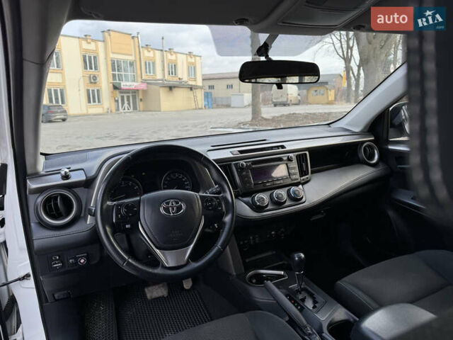 Белый Тойота РАВ 4, объемом двигателя 2 л и пробегом 117 тыс. км за 18900 $, фото 35 на Automoto.ua