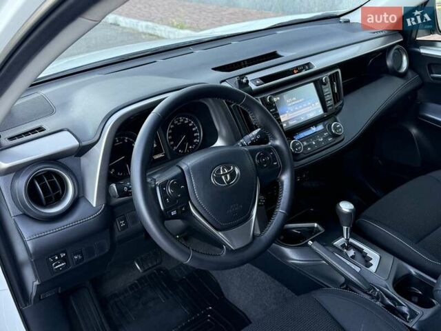 Белый Тойота РАВ 4, объемом двигателя 1.99 л и пробегом 110 тыс. км за 19999 $, фото 30 на Automoto.ua