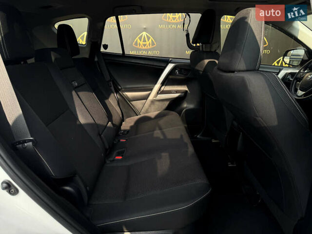 Белый Тойота РАВ 4, объемом двигателя 2.49 л и пробегом 114 тыс. км за 21999 $, фото 14 на Automoto.ua