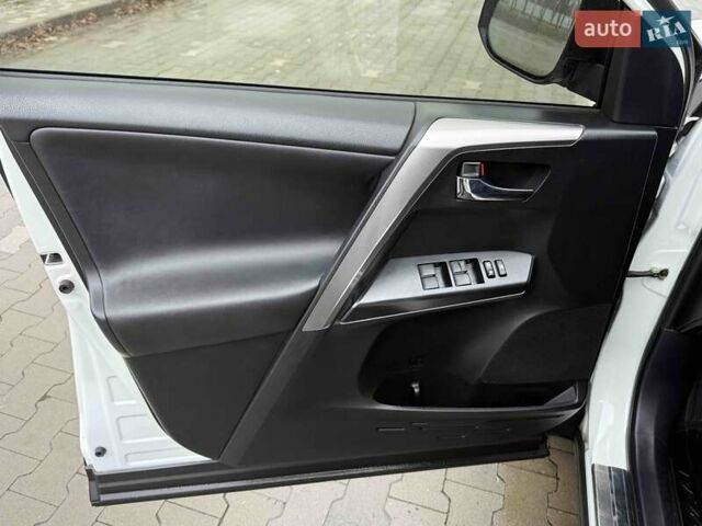 Белый Тойота РАВ 4, объемом двигателя 1.99 л и пробегом 110 тыс. км за 20900 $, фото 23 на Automoto.ua