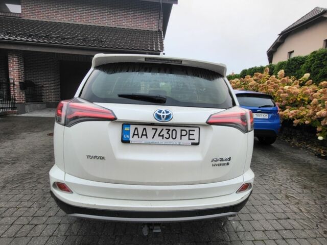 Белый Тойота РАВ 4, объемом двигателя 2.5 л и пробегом 114 тыс. км за 23989 $, фото 1 на Automoto.ua