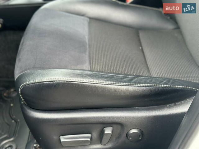 Белый Тойота РАВ 4, объемом двигателя 2.49 л и пробегом 72 тыс. км за 22900 $, фото 13 на Automoto.ua