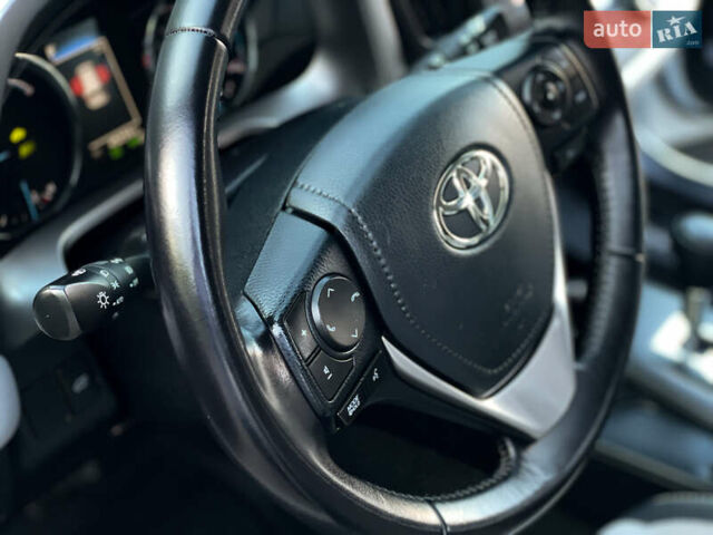 Тойота РАВ 4 2016 в Одессе на Automoto.ua Белый Тойота РАВ 4, объемом двигателя 2.49 л и пробегом 45 тыс. км за 21600 $, фото 27 на Automoto.ua