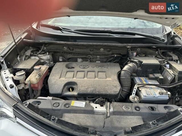 Білий Тойота РАВ 4, об'ємом двигуна 1.99 л та пробігом 149 тис. км за 19500 $, фото 16 на Automoto.ua