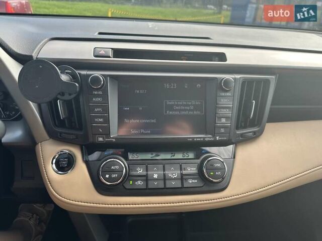 Тойота РАВ 4 2016 в Житомире на Automoto.ua Белый Тойота РАВ 4, объемом двигателя 2.49 л и пробегом 124 тыс. км за 21500 $, фото 45 на Automoto.ua