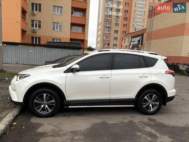 Белый Тойота РАВ 4, объемом двигателя 1.99 л и пробегом 45 тыс. км за 22500 $, фото 1 на Automoto.ua