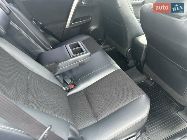 Белый Тойота РАВ 4, объемом двигателя 2.49 л и пробегом 72 тыс. км за 22900 $, фото 34 на Automoto.ua