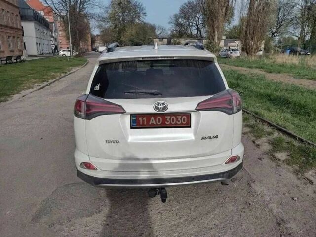 Белый Тойота РАВ 4, объемом двигателя 2 л и пробегом 135 тыс. км за 13999 $, фото 2 на Automoto.ua