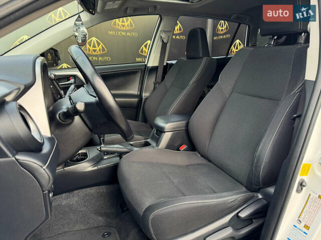 Белый Тойота РАВ 4, объемом двигателя 2.49 л и пробегом 114 тыс. км за 21999 $, фото 12 на Automoto.ua