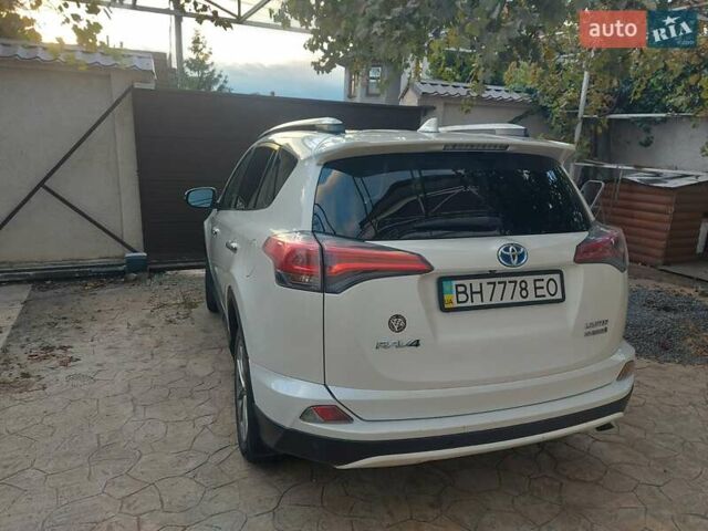 Тойота РАВ 4 2016 у Одесі на Automoto.ua Білий Тойота РАВ 4, об'ємом двигуна 2.49 л та пробігом 98 тис. км за 21900 $, фото 12 на Automoto.ua