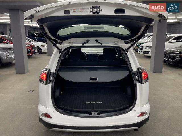 Білий Тойота РАВ 4, об'ємом двигуна 2.49 л та пробігом 92 тис. км за 18990 $, фото 13 на Automoto.ua