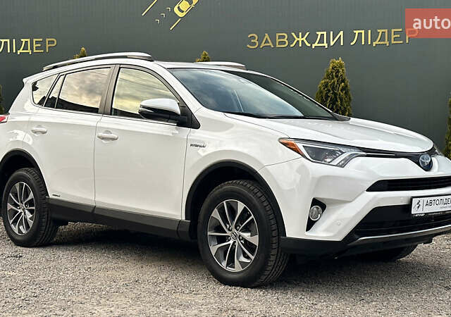 Тойота РАВ 4 2016 в Одессе на Automoto.ua Белый Тойота РАВ 4, объемом двигателя 2.49 л и пробегом 45 тыс. км за 21600 $, фото 1 на Automoto.ua