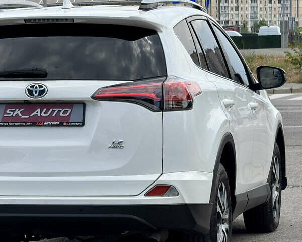 Тойота РАВ 4 2016 у Києві на Automoto.ua Білий Тойота РАВ 4, об'ємом двигуна 2.49 л та пробігом 173 тис. км за 17200 $, фото 93 на Automoto.ua