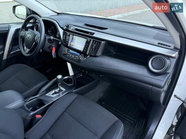 Белый Тойота РАВ 4, объемом двигателя 1.99 л и пробегом 110 тыс. км за 19999 $, фото 44 на Automoto.ua