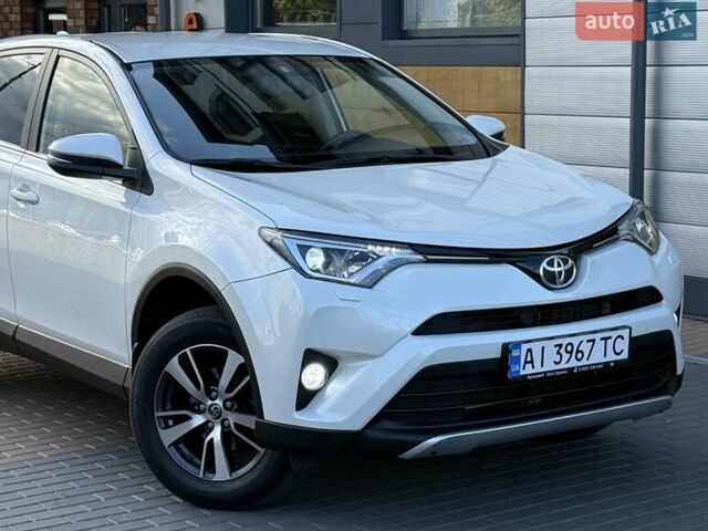 Тойота РАВ 4 2016 в Белой Церкве на Automoto.ua Белый Тойота РАВ 4, объемом двигателя 1.99 л и пробегом 110 тыс. км за 22500 $, фото 17 на Automoto.ua