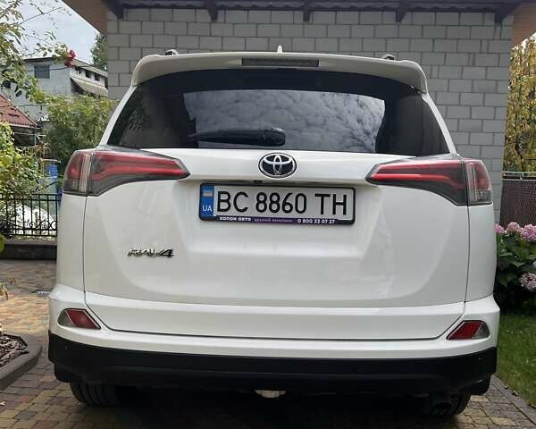 Тойота РАВ 4 2016 в Львове на Automoto.ua Белый Тойота РАВ 4, объемом двигателя 2.49 л и пробегом 116 тыс. км за 18300 $, фото 7 на Automoto.ua