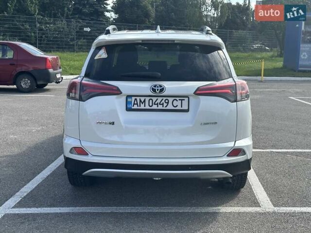 Тойота РАВ 4 2016 в Житомире на Automoto.ua Белый Тойота РАВ 4, объемом двигателя 2.49 л и пробегом 124 тыс. км за 21500 $, фото 7 на Automoto.ua